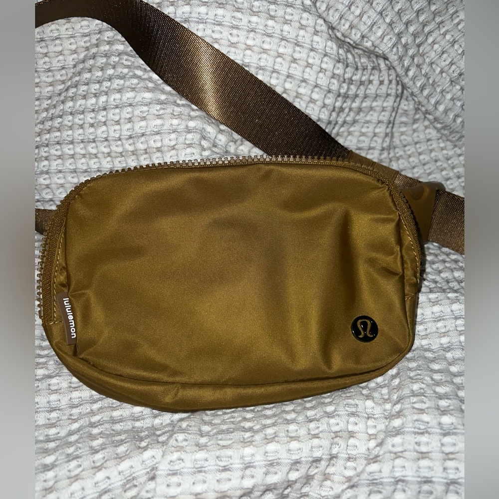 Lululemon Everywhere Belt Bag 1L